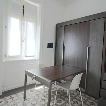 Lacaralele1 Apartmán Milán