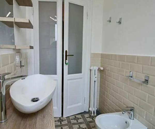 Apartment Lacaralele1 *